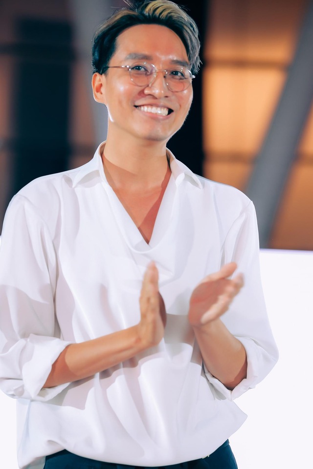 Vedette trong show diễn NTK Việt tại Asean International Fashion Week 2024 là Hoa hậu Hoàn vũ Lào- Ảnh 11.