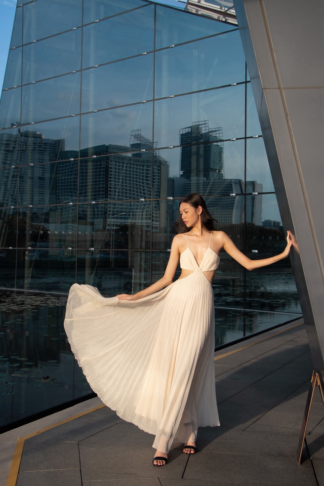 Vedette trong show diễn NTK Việt tại Asean International Fashion Week 2024 là Hoa hậu Hoàn vũ Lào- Ảnh 10.