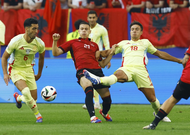 Thắng dễ Albania, đội tuyển Tây Ban Nha vào vòng play-off với ngôi đầu bảng 'tử thần'- Ảnh 1.