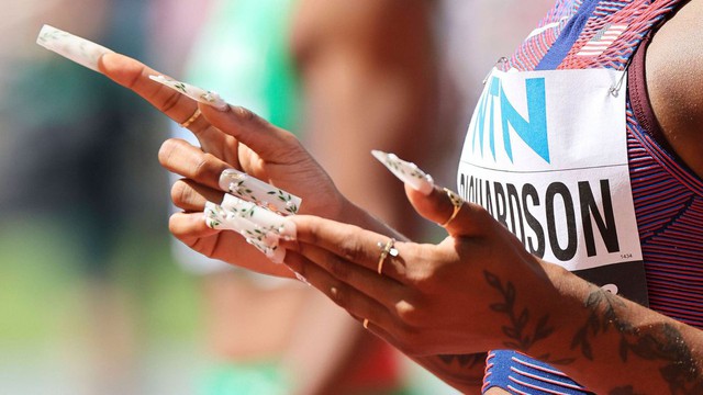 Để móng tay dài, vẽ nail độc đáo… đi chạy, vận động viên Olympic gây choáng