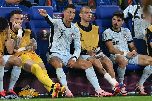 Ronaldo nổi giận khi bị thay khỏi sân, thất bại khó tin của Bồ Đào Nha- Ảnh 4.