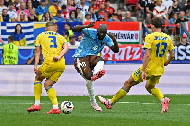 Lukaku vẫn ‘ghét’ ghi bàn, đội tuyển Bỉ bị Ukraine cầm hòa, đấu Pháp ở vòng play-off- Ảnh 5.