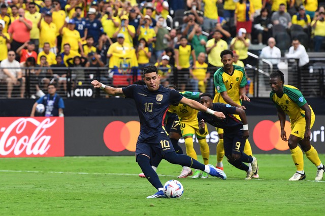 Copa America 2024: ‘Messi của Ecuador’ đi vào lịch sử bóng đá Nam Mỹ- Ảnh 1. Copa America 2024: ‘Messi của Ecuador’ đi vào lịch sử bóng đá Nam Mỹ- Ảnh 1.