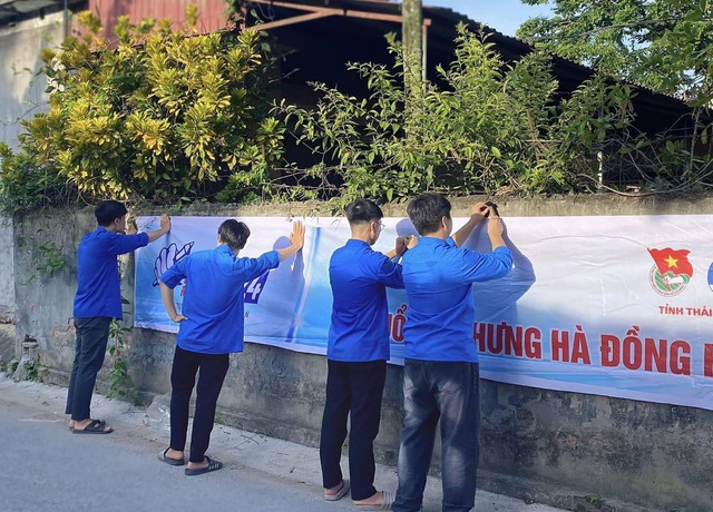 Gần 4.000 thanh niên tình nguyện Nam Định, Thái Bình tiếp sức kỳ thi tốt nghiệp- Ảnh 1.
