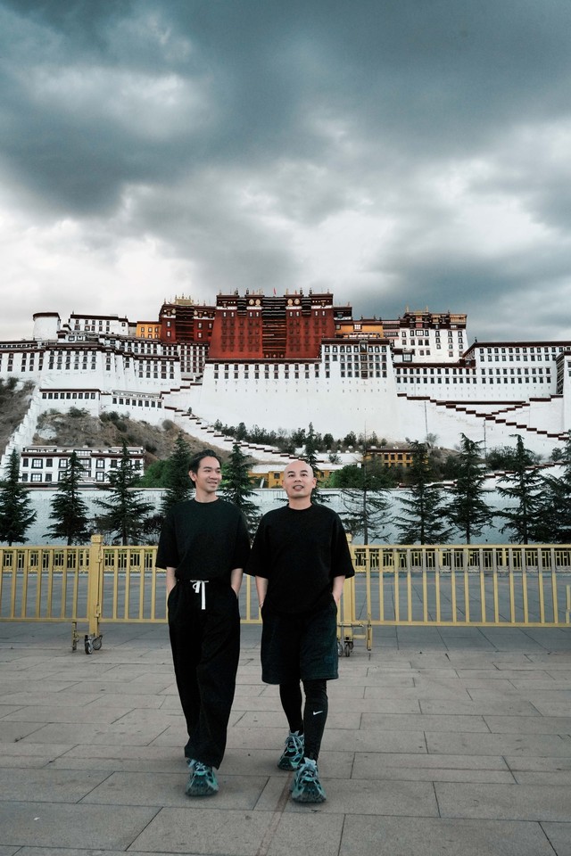 Khám phá Tây Tạng huyền bí cùng bộ đôi nhà thiết kế Việt