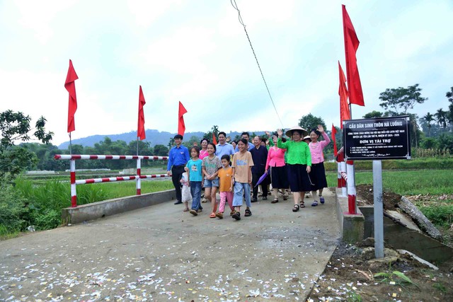 Khánh thành 2 cây cầu dân sinh ở Yên Bái- Ảnh 2.