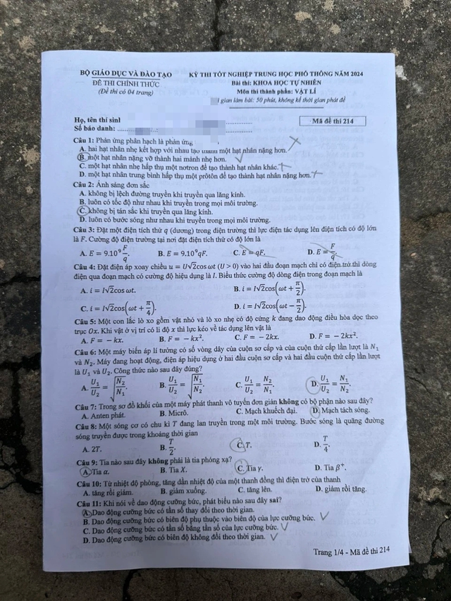 Thi tốt nghiệp THPT 2024: Đề chính thức môn vật lý- Ảnh 1.