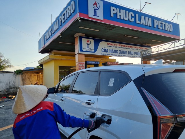 Phó thủ tướng yêu cầu Bộ Công thương nghiên cứu thành lập sàn xăng dầu- Ảnh 1. Phó thủ tướng yêu cầu Bộ Công thương nghiên cứu thành lập sàn xăng dầu- Ảnh 1.