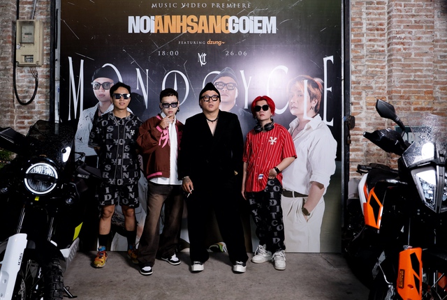 Phạm Anh Khoa 'máu lửa' khi hát rock cùng nhóm MONOCYCLE - Ảnh 1.