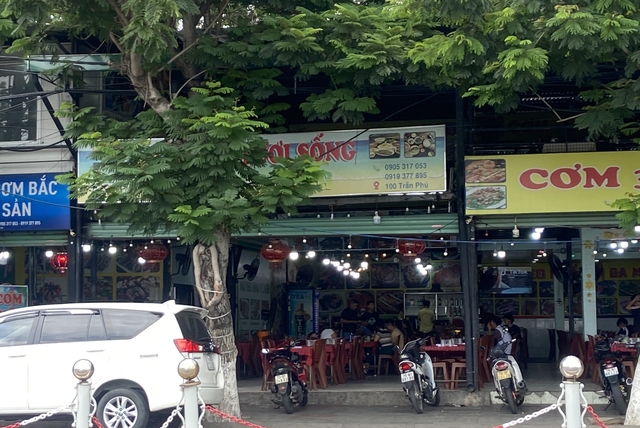 Phạt gần 21 triệu đồng quán hải sản ở Nha Trang bị khách tố 'chặt chém'- Ảnh 1.