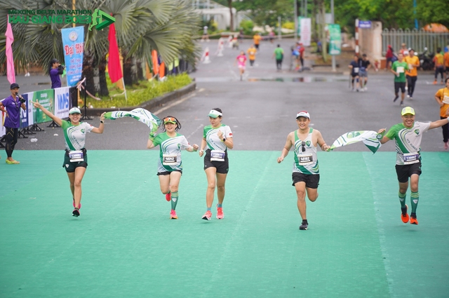 VĐV tham gia Marathon quốc tế Vietcombank Mekong Delta Hậu Giang lần 4 năm 2023. ẢNH: NGUYỄN BẢY
