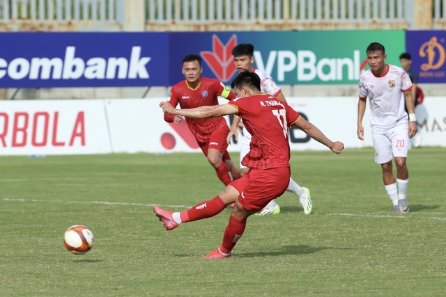 'Người không phổi' lập cú đúp, PVF-CAND giành suất đá play-off với đội thứ 13 V-League- Ảnh 4.