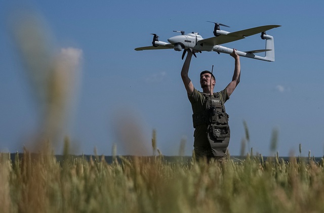 Ukraine tấn công căn cứ không quân Nga, làm gián đoạn khả năng phóng UAV?- Ảnh 1.