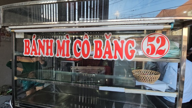 Ngộ độc sau khi ăn bánh mì ở Long Khánh: Bệnh nhi 5 tuổi tử vong- Ảnh 1.