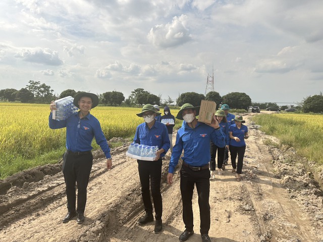 Tuổi trẻ Thái Bình tham gia hỗ trợ thi công đường dây 500 kV- Ảnh 1.