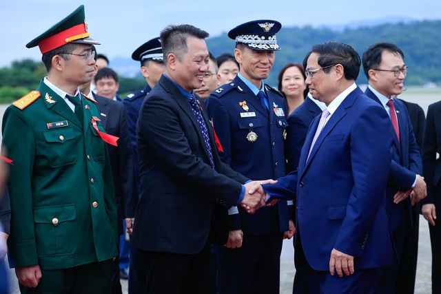Lễ đón chính thức Thủ tướng Phạm Minh Chính và phu nhân tại Hàn Quốc- Ảnh 6.