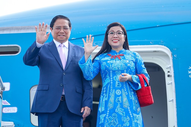 Thủ tướng và phu nhân rời Hà Nội, lên đường thăm chính thức Hàn Quốc- Ảnh 1.