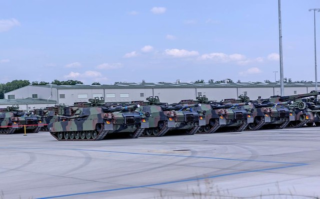 Mỹ đưa nhiều xe tăng M1 Abrams đến Ba Lan, gửi 'thông điệp cho Nga'- Ảnh 1.