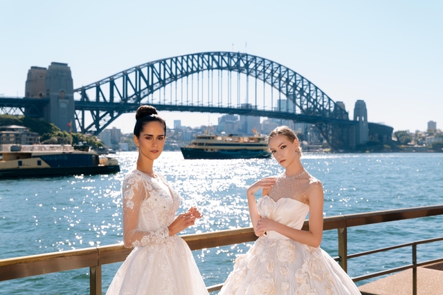 Váy cưới Việt tỏa sáng ở cầu cảng Sydney- Ảnh 10.