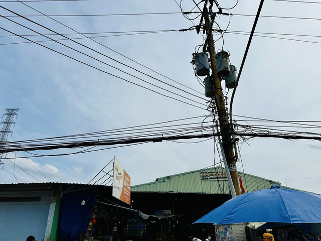 Bình Dương: Chính quyền lên tiếng vụ người dân ở Tân Phước Khánh chưa được cấp điện- Ảnh 4.