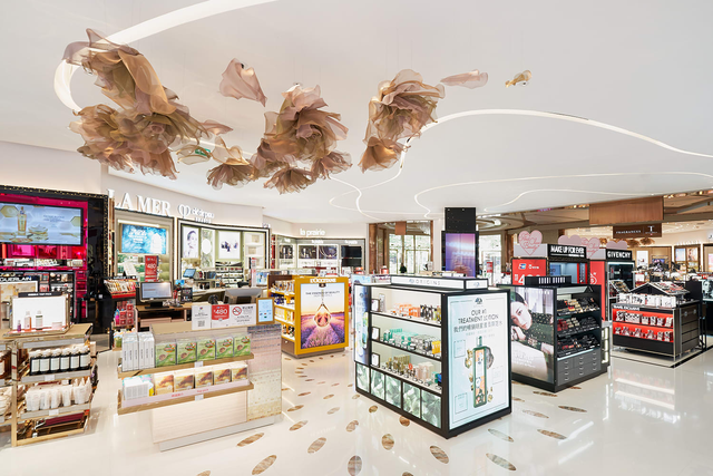 'Điểm danh' những khu trung tâm mua sắm sang trọng tại Macau- Ảnh 1.