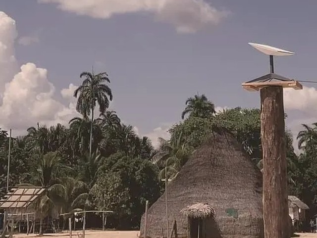 Bộ lạc Amazon cuối cùng kết nối Internet để rồi bị cuốn vào phim khiêu dâm- Ảnh 2.