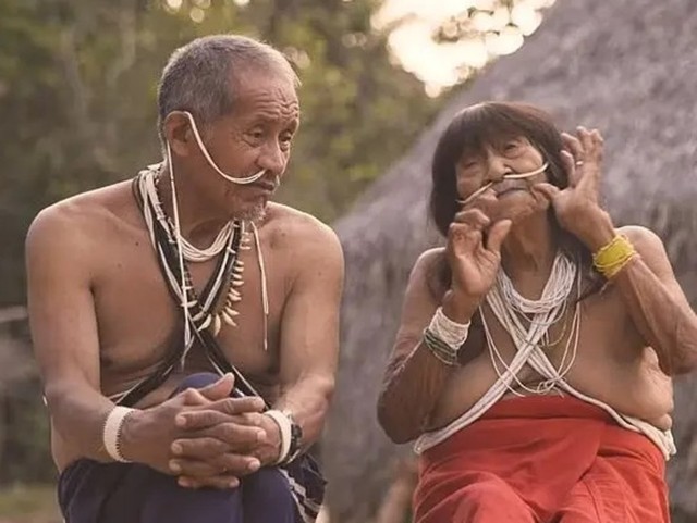Bộ lạc Amazon cuối cùng kết nối Internet để rồi bị cuốn vào phim khiêu dâm- Ảnh 3.