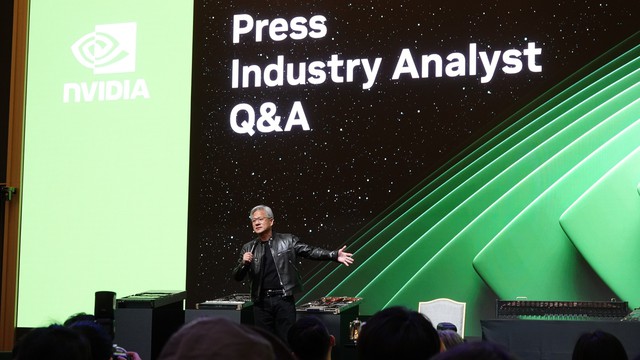 CEO Nvidia: 'Tăng tốc' để phát triển bền vững trí tuệ nhân tạo- Ảnh 2.