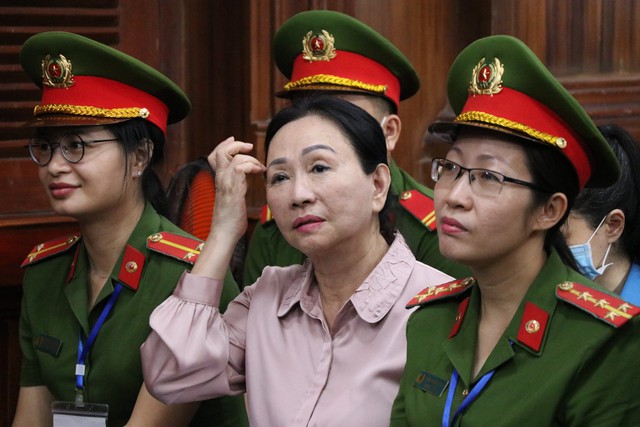 Trương Mỹ Lan ký hiệu 'lạ' khi sử dụng sai hơn 30.000 tỉ đồng trái phiếu- Ảnh 1.
