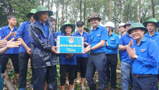 'Vượt nắng, thắng mưa' để hoàn thành dự án lớn của quốc gia- Ảnh 1.