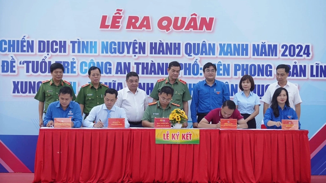 Công an TP.HCM ra quân Chiến dịch tình nguyện Hành quân xanh- Ảnh 1.
