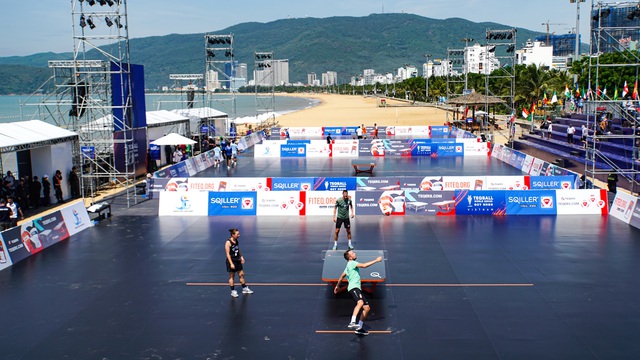 Người dân đội nắng, háo hức đến xem giải teqball thế giới 2024 tại Bình Định- Ảnh 2.