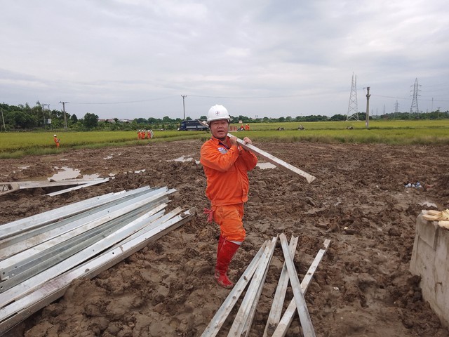Nhiều thợ điện EVNHANOI viết đơn t&igrave;nh nguyện thi c&ocirc;ng đường d&acirc;y 500 kV mạch 3- Ảnh 3.