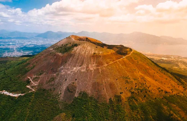 Những ngọn núi lửa kỳ vĩ nhất thế giới, biểu tượng cho sức mạnh của tự nhiên- Ảnh 1.