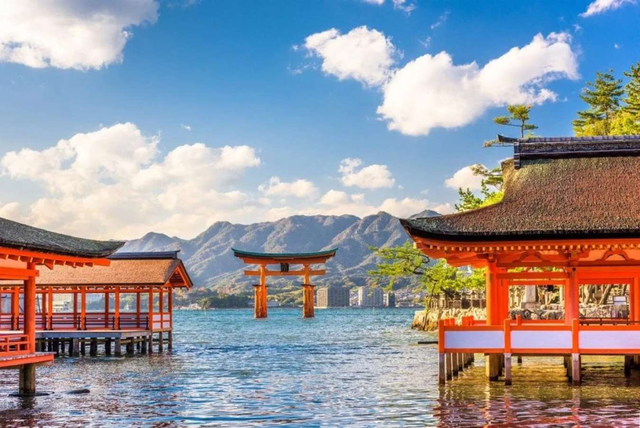 Tới Nhật Bản thăm ngôi đền trên mặt nước hay ngôi đền 'tái sinh' mỗi 20 năm- Ảnh 3.
