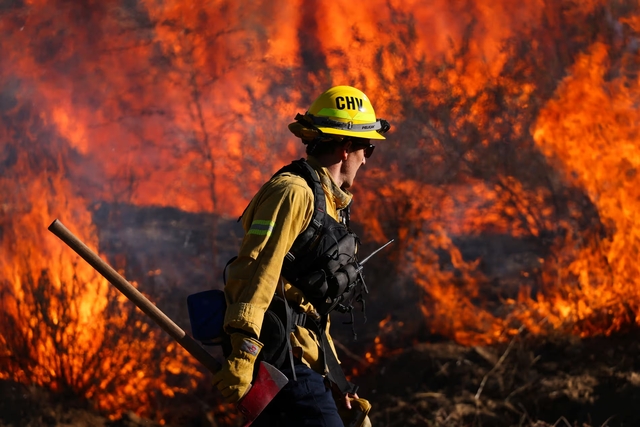 Ô nhiễm do cháy rừng khiến hơn 50.000 người chết sớm ở California?- Ảnh 1.