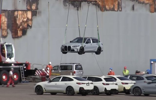BMW nỗ lực ngăn chặn việc bán ô tô trục vớt từ vụ cháy tàu Fremantle Highway- Ảnh 2.