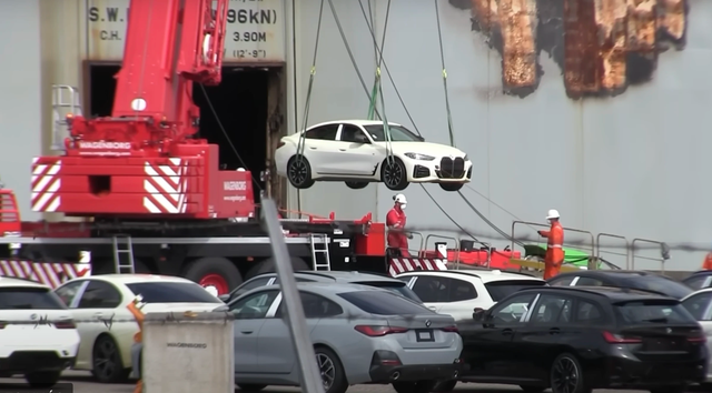 BMW nỗ lực ngăn chặn việc bán ô tô trục vớt từ vụ cháy tàu Fremantle Highway- Ảnh 1.