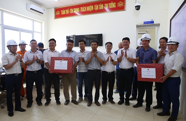 Hoàn thành đóng điện đường dây 500 kV mạch 3 cung đoạn Thanh Hóa - Nam Định- Ảnh 3.