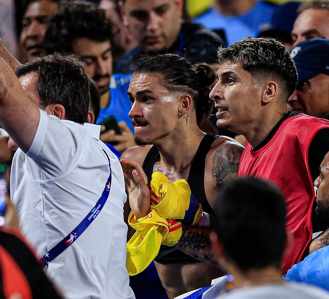 Hỗn loạn nghiêm trọng sau trận bán kết Copa America, Darwin Nunez và CĐV Colombia ẩu đả- Ảnh 1.