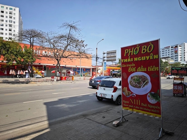 Quán phở bò ở Thái Nguyên gây 'sốt' với khẩu hiệu dí dỏm, tự nhận 'ngon nhì'- Ảnh 2.