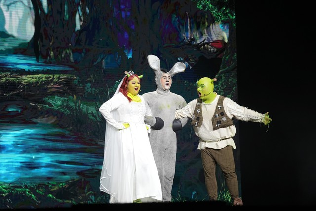 'Shrek:The Musical' hớp hồn khán giả, bùng nổ sân khấu phương Nam ngay đêm diễn đầu tiên- Ảnh 8.