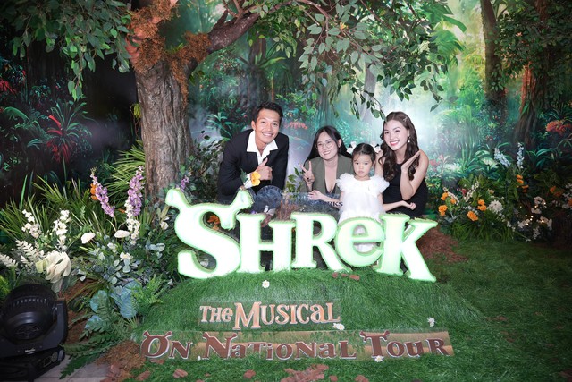 'Shrek:The Musical' hớp hồn khán giả, bùng nổ sân khấu phương Nam ngay đêm diễn đầu tiên- Ảnh 10.