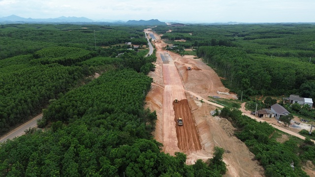 Vì cao tốc… không có chân- Ảnh 1.