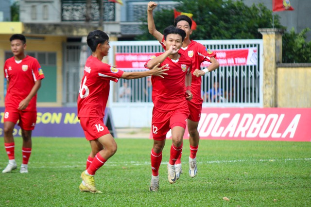 U.17 Hà Nội và U.17 Hà Tĩnh toàn thắng, giành vé vào tứ kết- Ảnh 3.