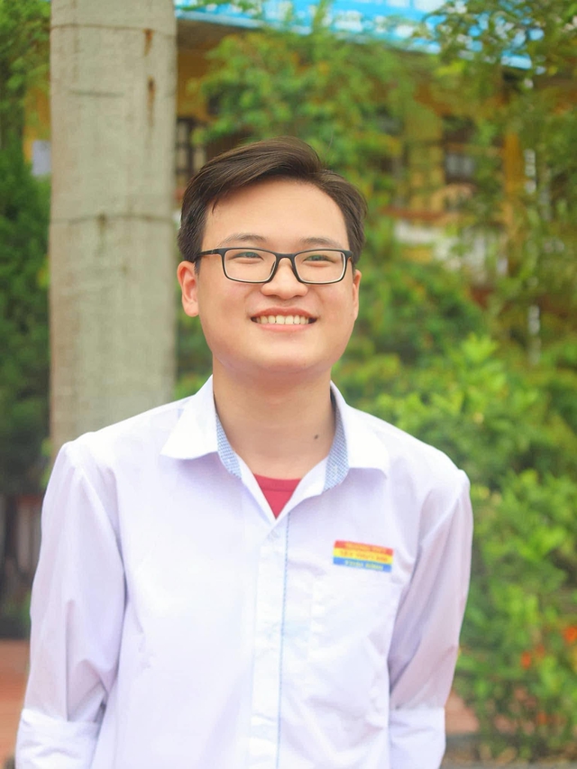 Chàng trai là thủ khoa khối A00 toàn quốc chưa từng đi học thêm- Ảnh 1. Chàng trai là thủ khoa khối A00 toàn quốc chưa từng đi học thêm- Ảnh 1.