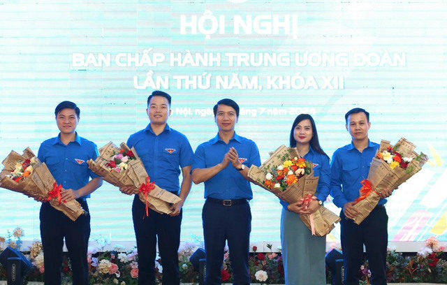 Bầu bổ sung 2 ủy viên Ban Thường vụ, 6 ủy viên Ban Chấp hành T.Ư Đoàn- Ảnh 2.