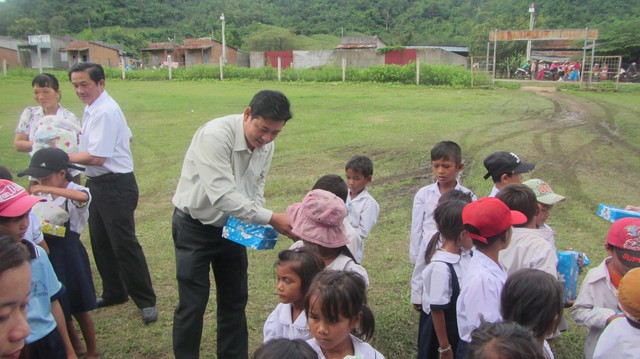 Bình Thuận: Có tình trạng học sinh 'ngồi nhầm lớp', tiêu cực trong luân chuyển giáo viên?- Ảnh 3.