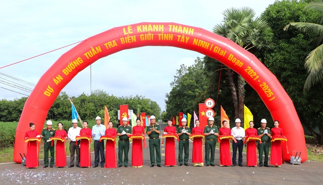 Tây Ninh: Khánh thành thêm tuyến đường tuần tra biên giới dài gần 35 km- Ảnh 2.