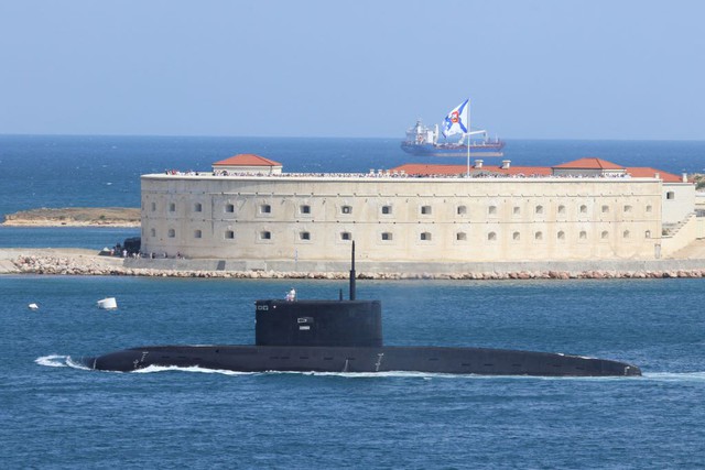 Nga 2 lần điều tàu ngầm tấn công đến biển Ireland từ năm 2022- Ảnh 1.